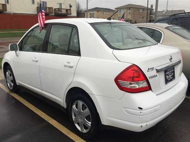 2009 Nissan Versa 1.8 S 4dr Sedan 4A